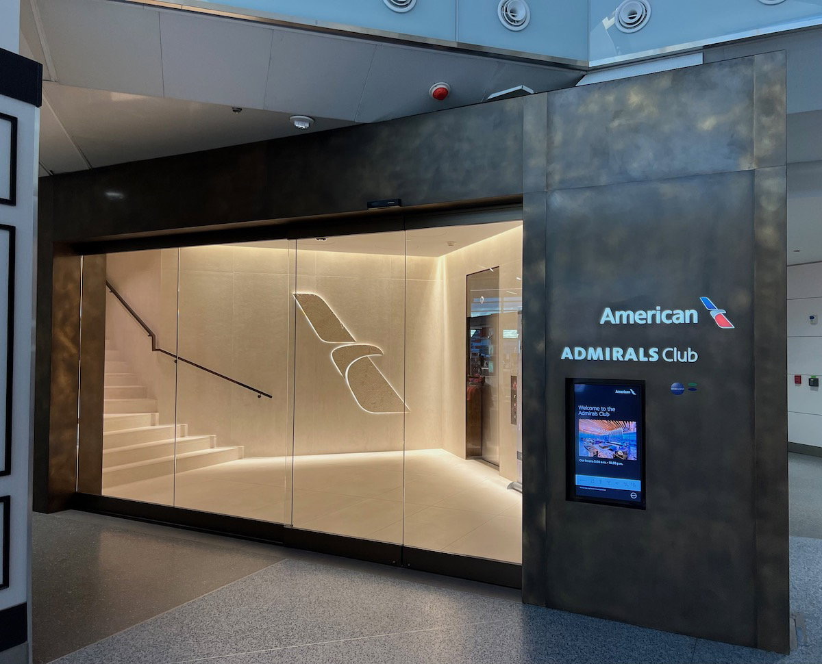 Admirals Club 休息室(OMAAT 配图,华盛顿 DCA)